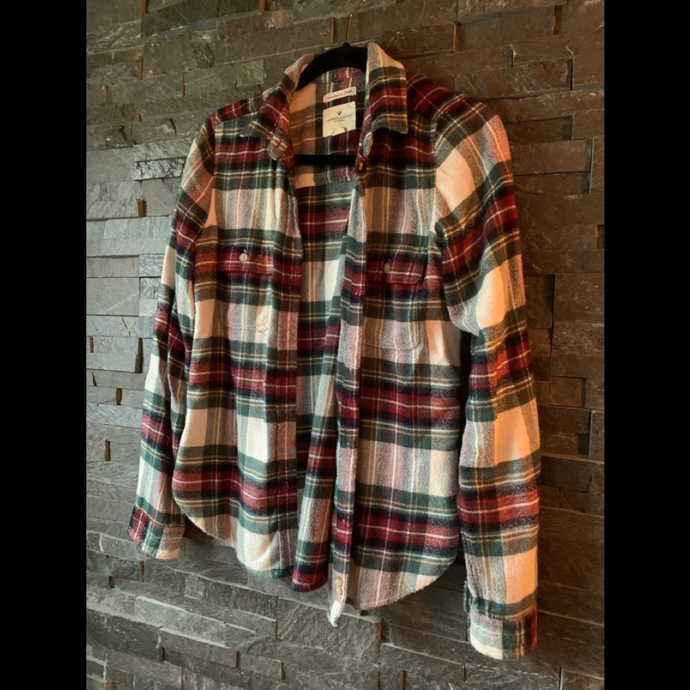 Super soft and cute AE plaid- Like New Condition